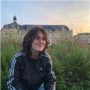 Soy una estudiante de un doble grado franco español, pienso impartir el francés a cualquier persona que quiera aprenderlo